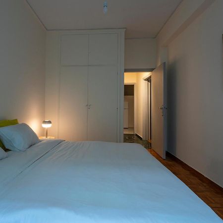 Tranquility Downtown Athens Apartment Bagian luar foto