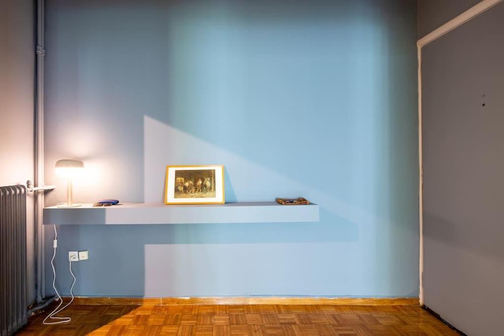 Tranquility Downtown Athens Apartment Bagian luar foto