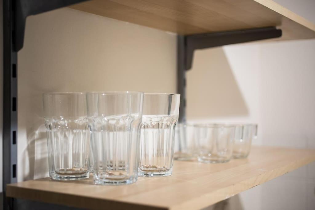 Tranquility Downtown Athens Apartment Bagian luar foto