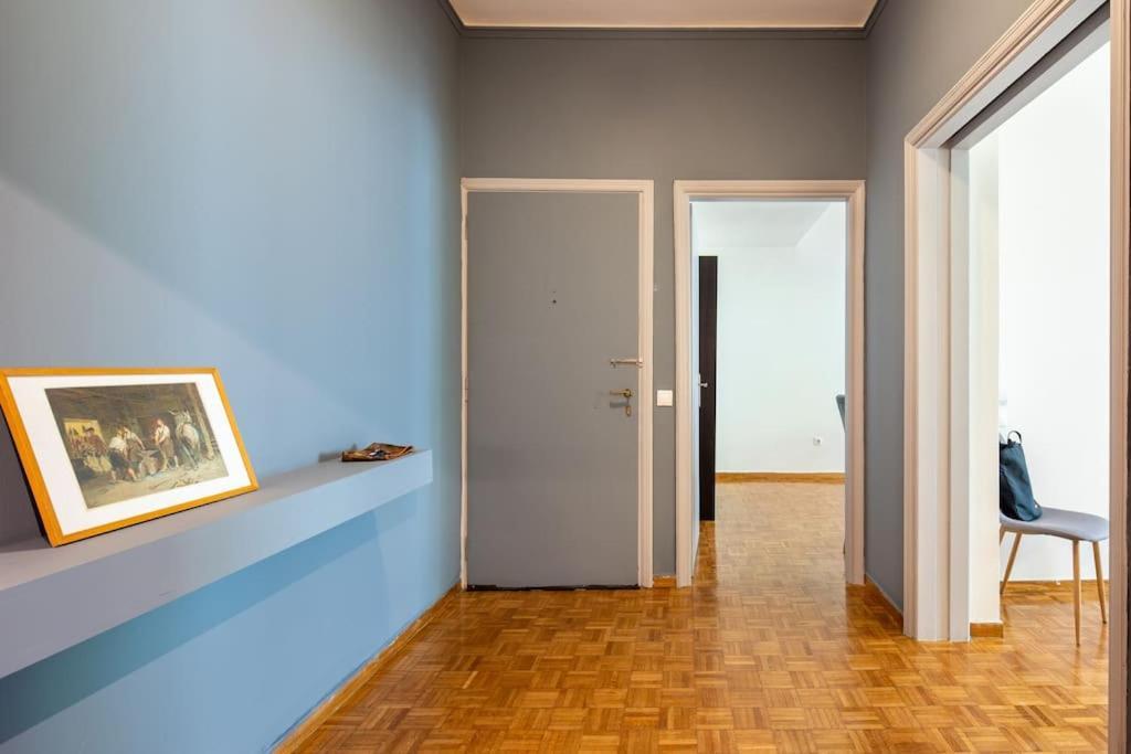 Tranquility Downtown Athens Apartment Bagian luar foto