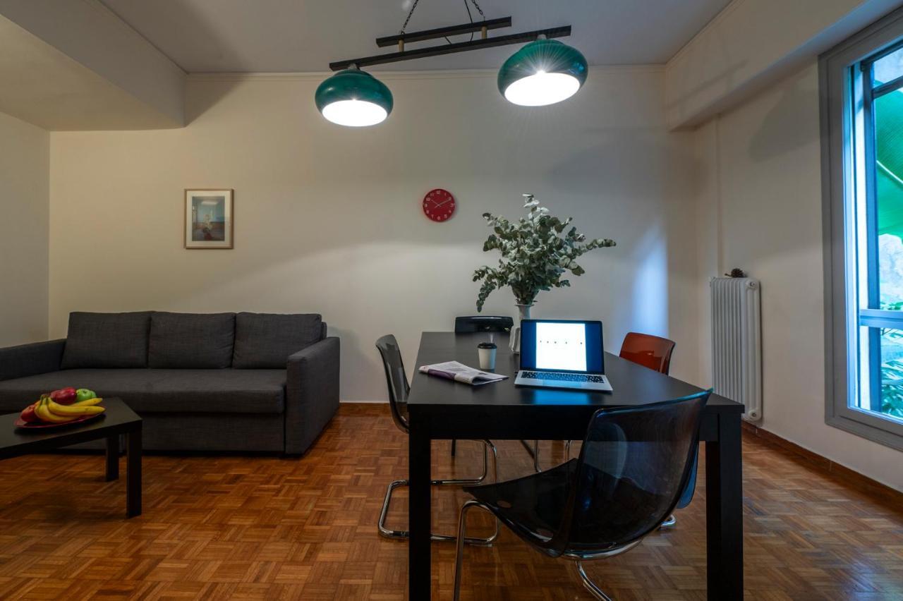 Tranquility Downtown Athens Apartment Bagian luar foto