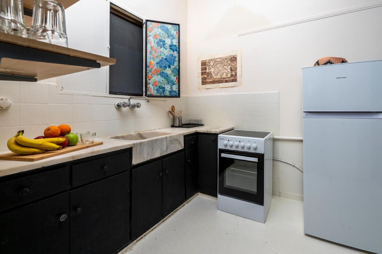 Tranquility Downtown Athens Apartment Bagian luar foto