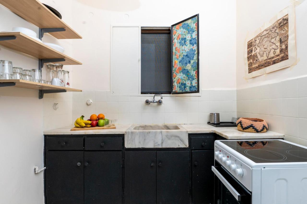 Tranquility Downtown Athens Apartment Bagian luar foto