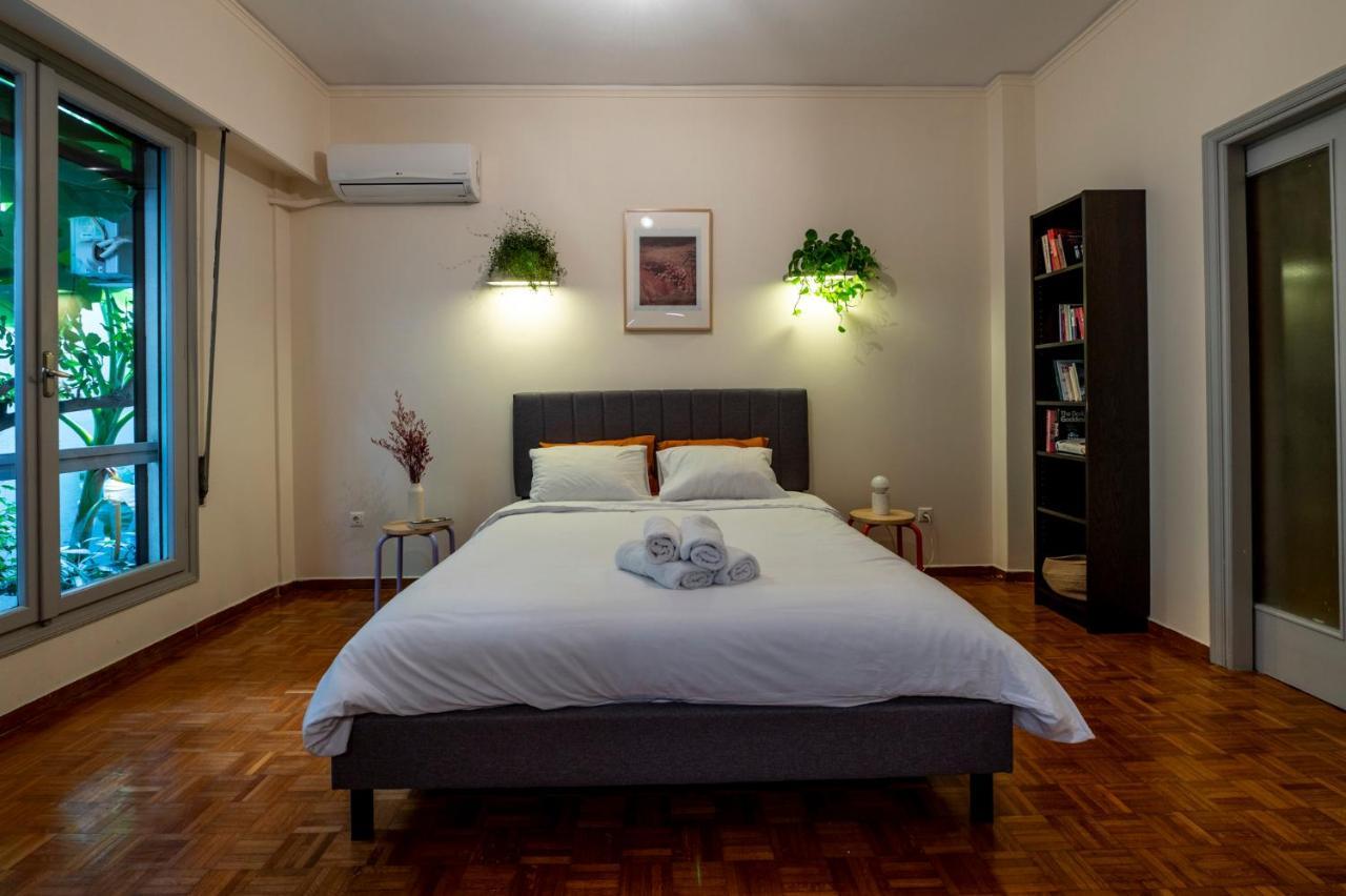 Tranquility Downtown Athens Apartment Bagian luar foto
