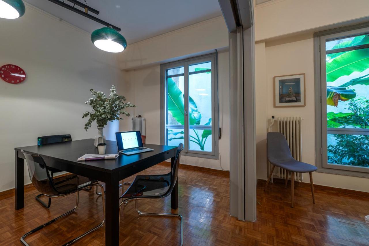 Tranquility Downtown Athens Apartment Bagian luar foto